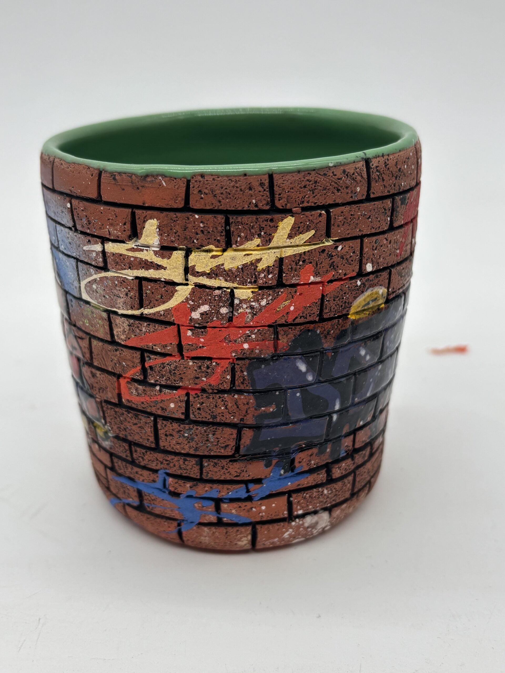 Brick Graffiti  Thumb cup